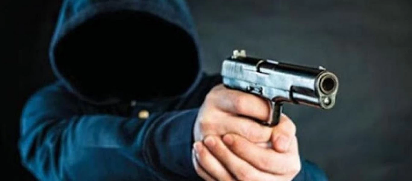 Ένοπλη ληστεία σε χρηματαποστολή στη Γλυφάδα - Αφαίρεσαν κασετίνα με άγνωστο ποσό χρημάτων